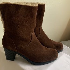 Clarks heel boot chocolate brown, leather suede and faux fur wear or down size 7